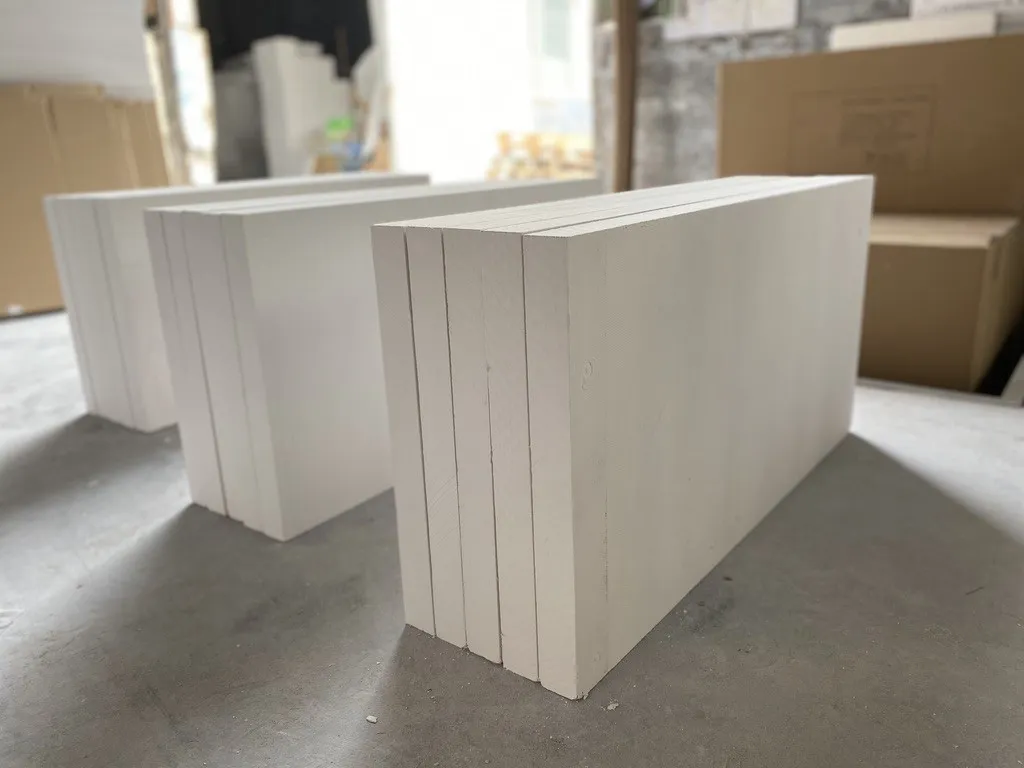 Detail povrchové struktury kalcium-silikátové desky